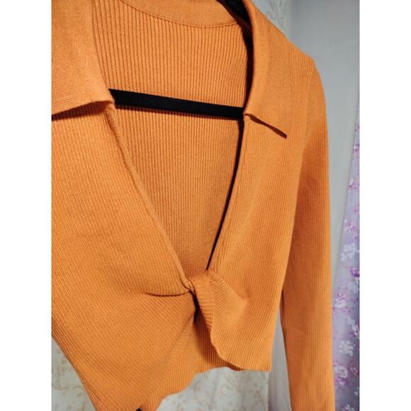 Women's Collared Deep Plunge Twist Crop Top Long Sleeve Sweater, Size Large - Picture 12 of 13